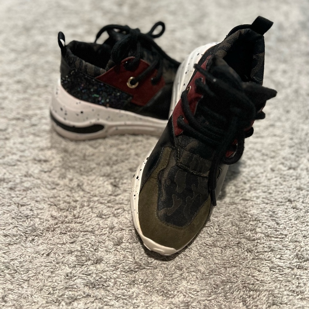 Women’s shoes